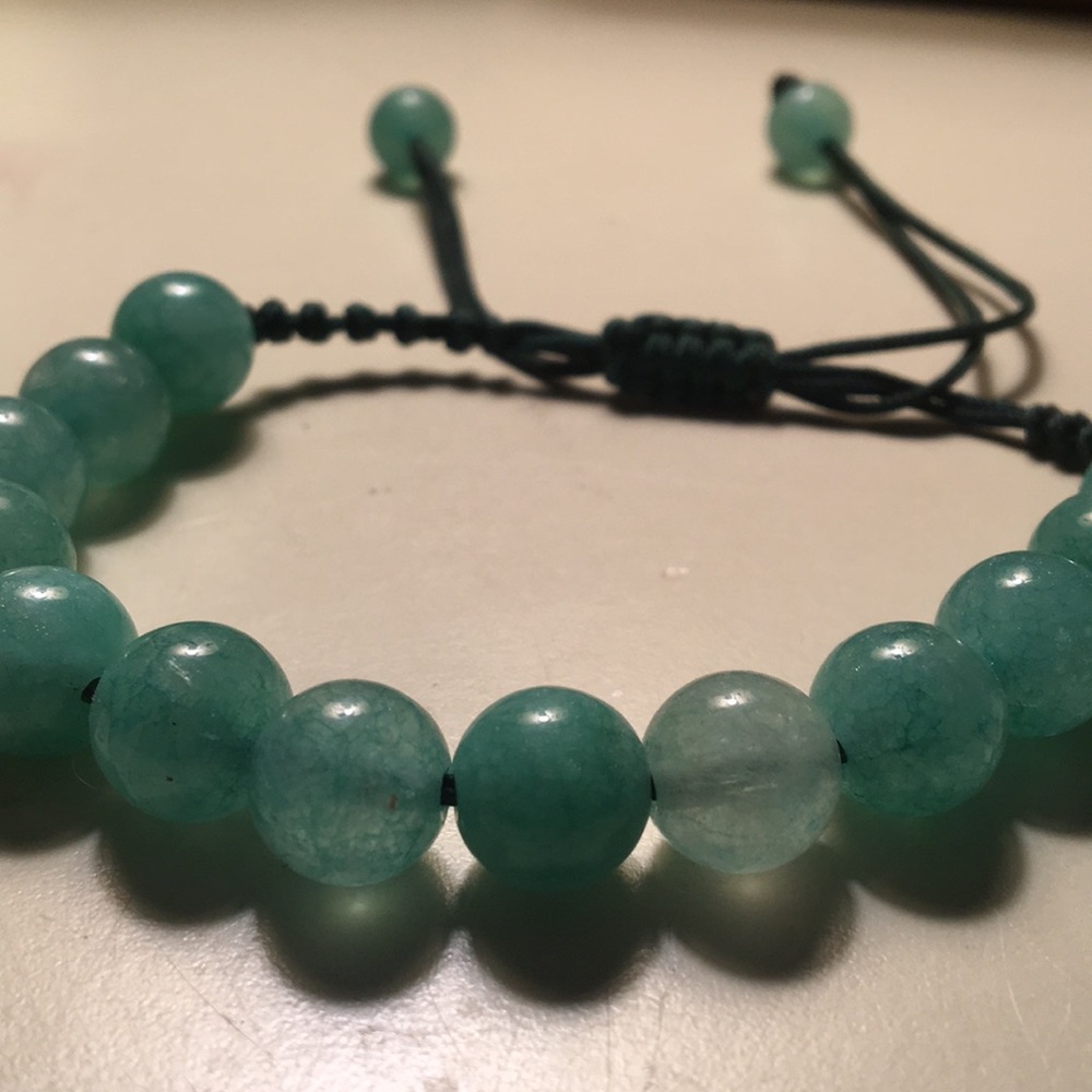 Green glass beaded bracelet